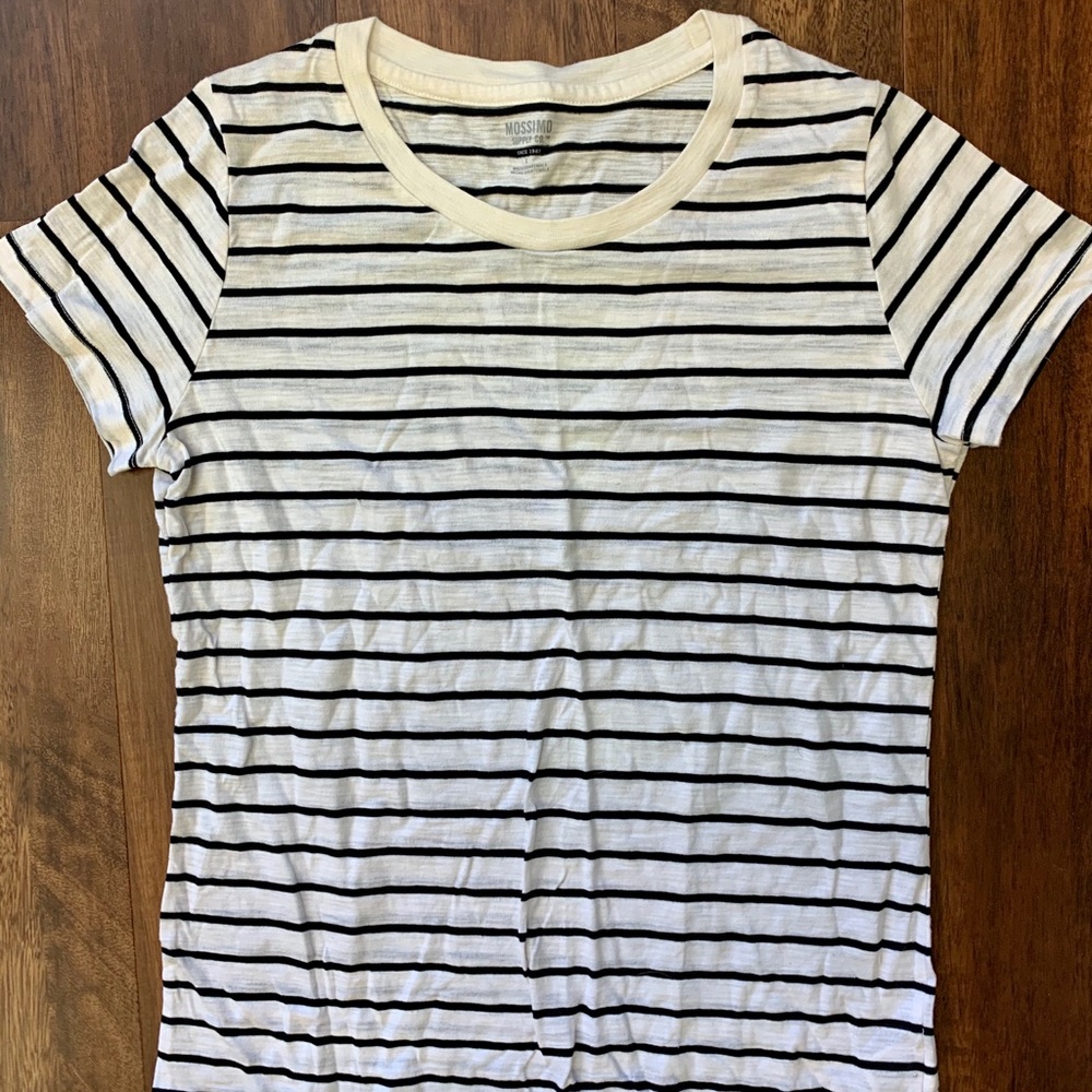 Mossimo Crew Neck Tshirt